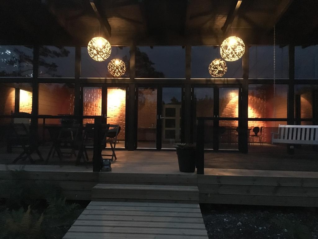 Maven Kustnaera Stugor Kappelshamn Buitenkant foto