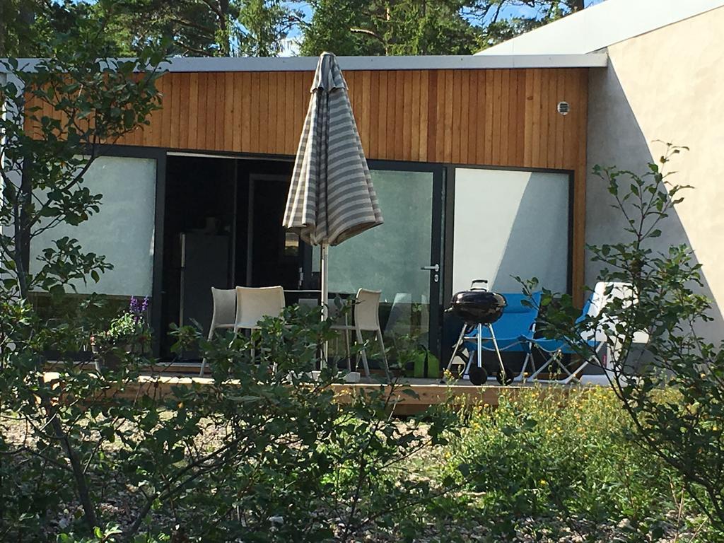 Maven Kustnaera Stugor Kappelshamn Buitenkant foto