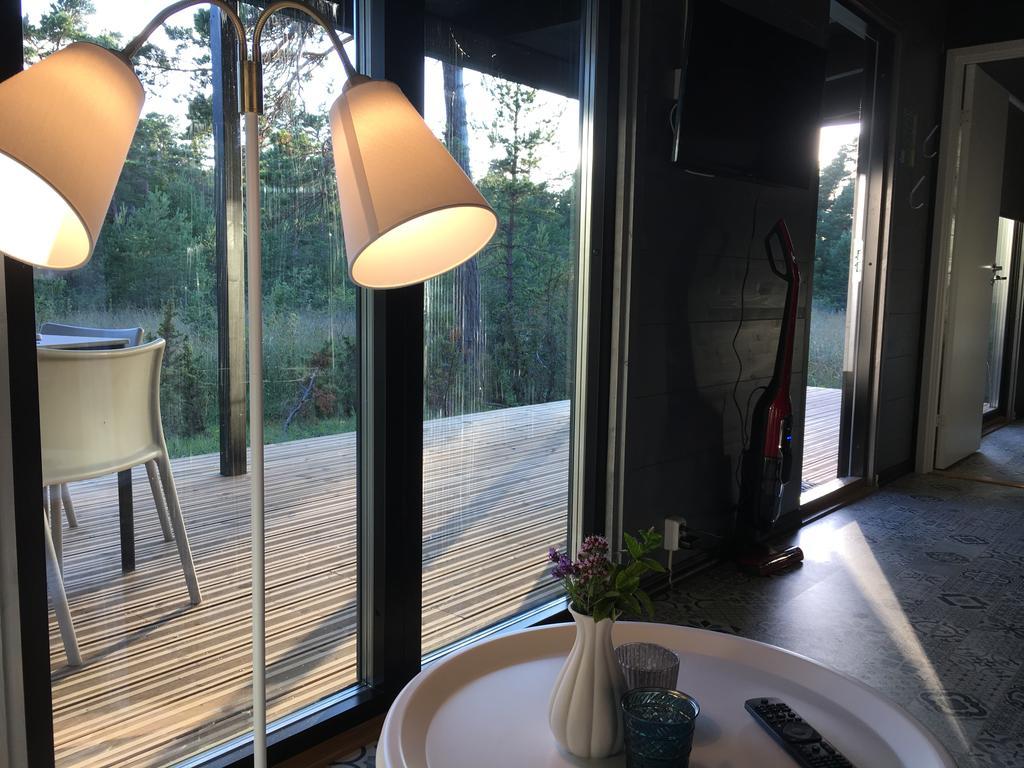 Maven Kustnaera Stugor Kappelshamn Buitenkant foto