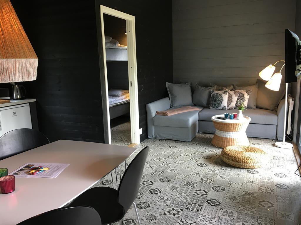Maven Kustnaera Stugor Kappelshamn Buitenkant foto